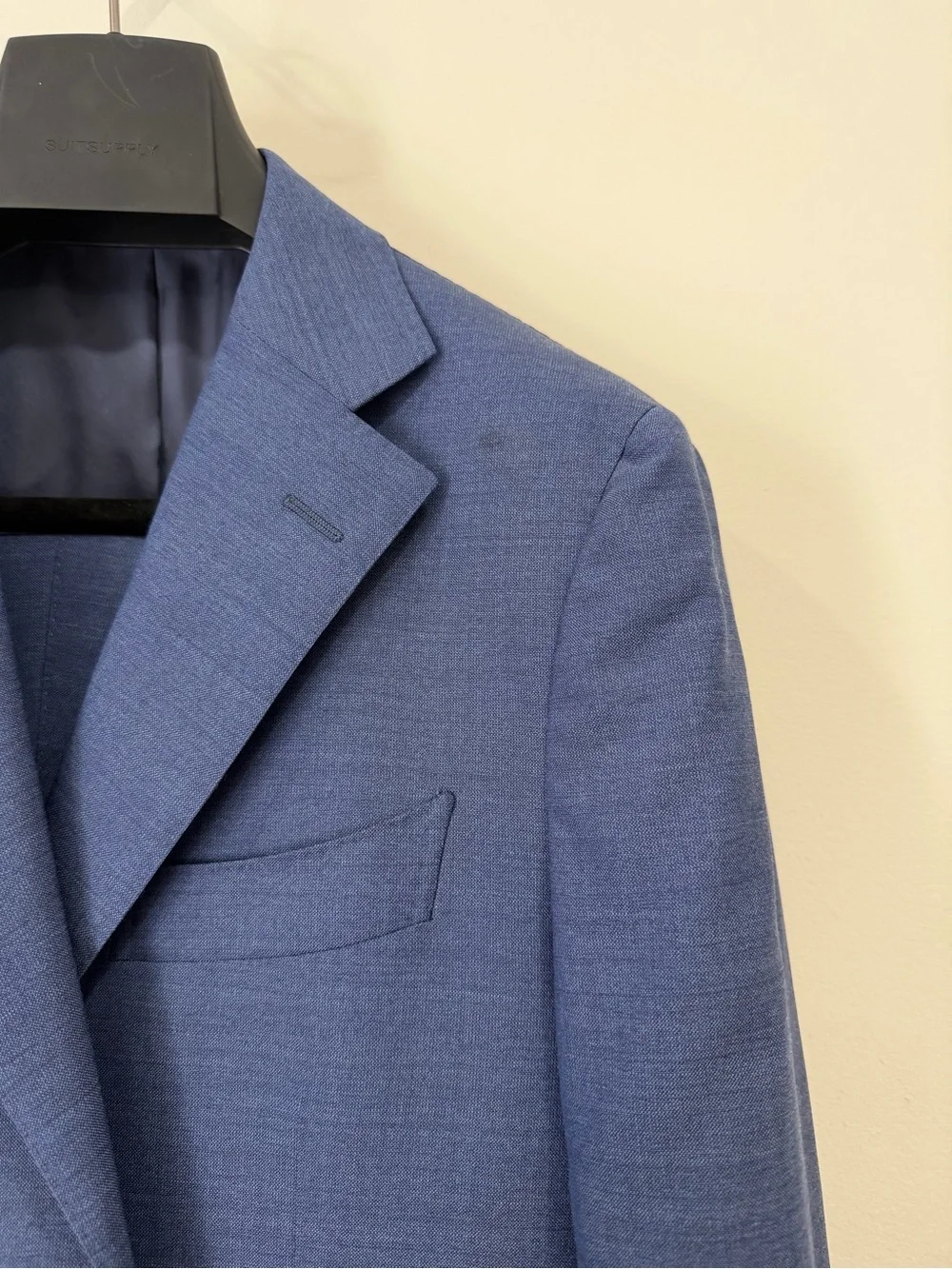 Suitsupply La Spalla Mid Blue Two-Button suit 38R